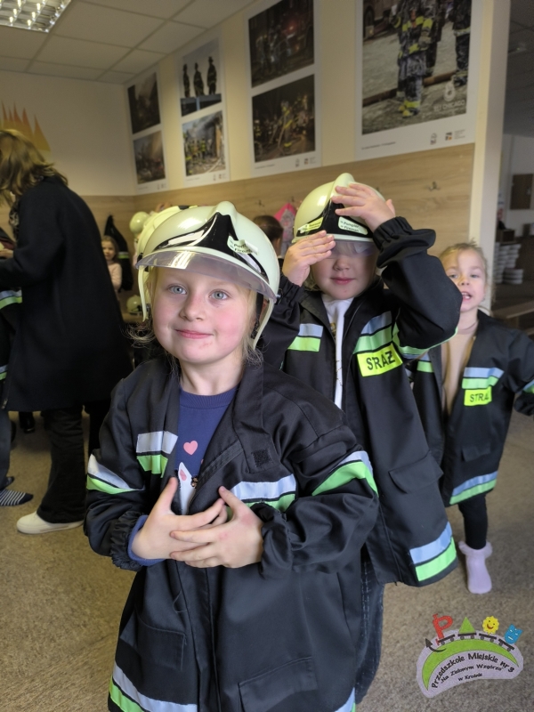 Wycieczka przedszkolaków do Komendy Miejskiej Państwowej Straży Pożarnej w Krośnie