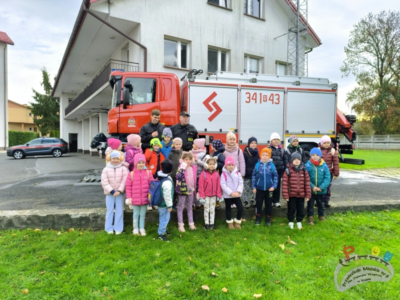 Wycieczka przedszkolaków do Komendy Miejskiej Państwowej Straży Pożarnej w Krośnie