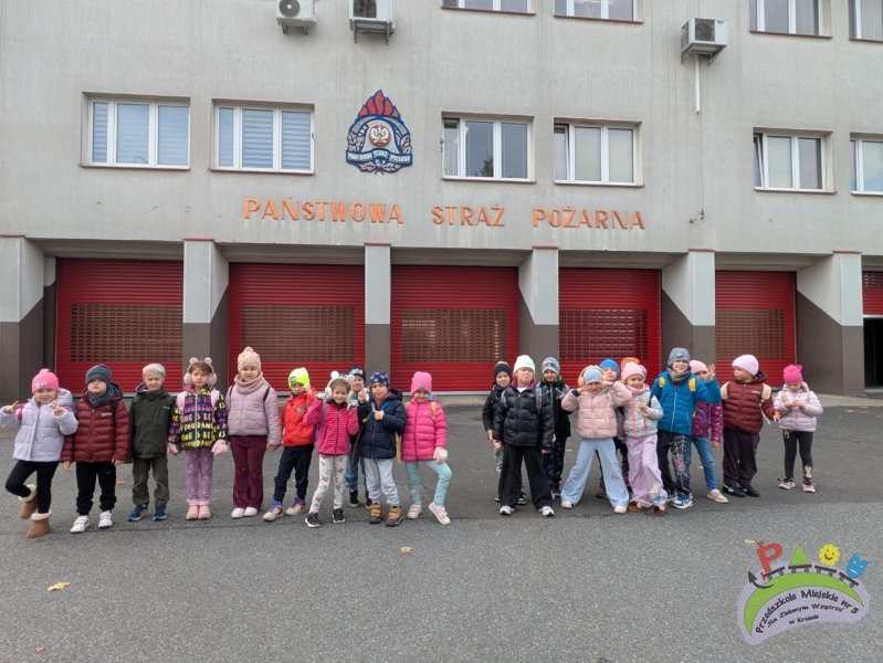 Wycieczka przedszkolaków do Komendy Miejskiej Państwowej Straży Pożarnej w Krośnie