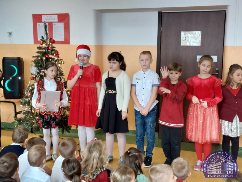 Apel świąteczny klas I-III i IV-VIII