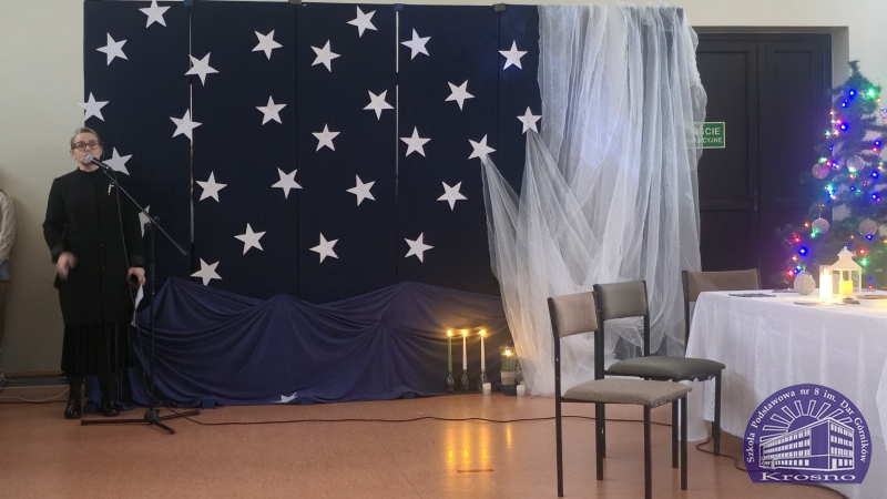 Apel świąteczny klas I-III i IV-VIII