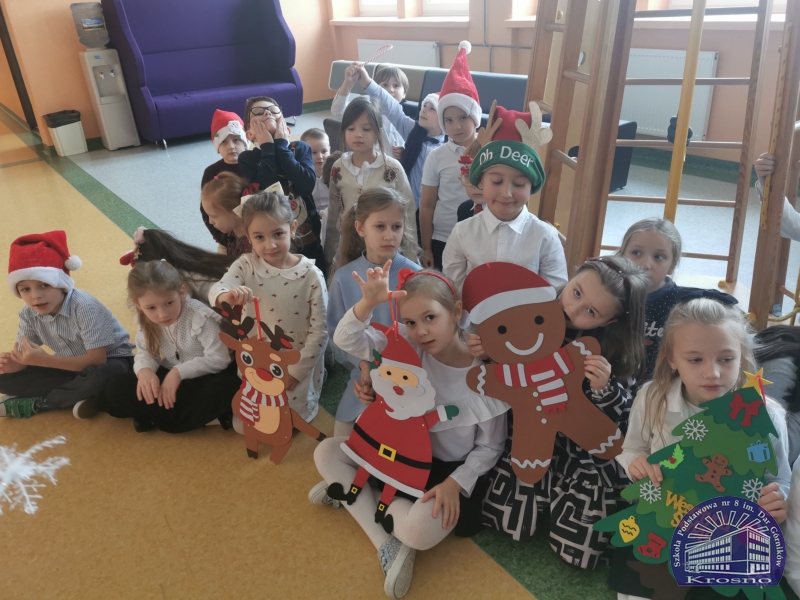 Apel świąteczny klas I-III i IV-VIII