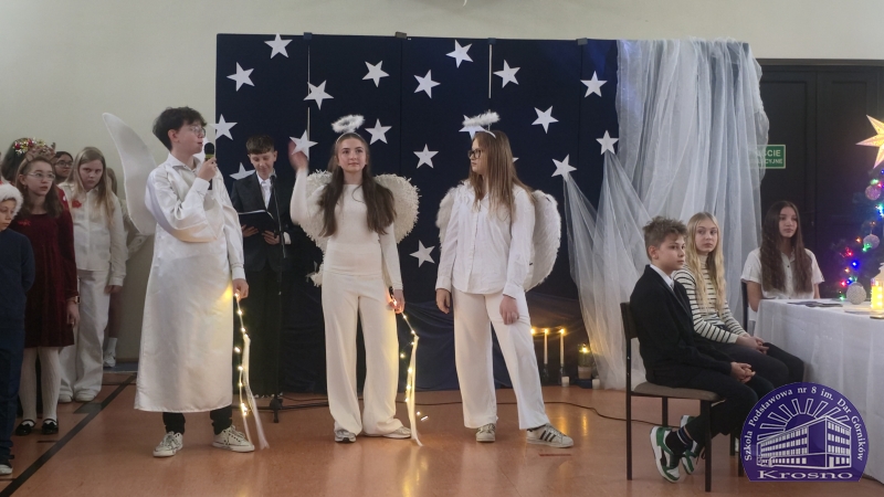 Apel świąteczny klas I-III i IV-VIII