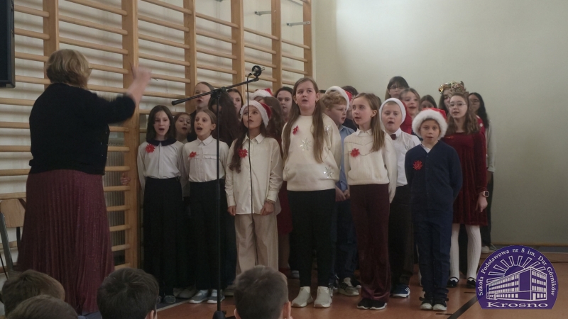Apel świąteczny klas I-III i IV-VIII