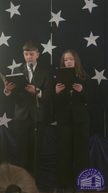 Apel świąteczny klas I-III i IV-VIII