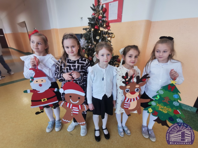 Apel świąteczny klas I-III i IV-VIII