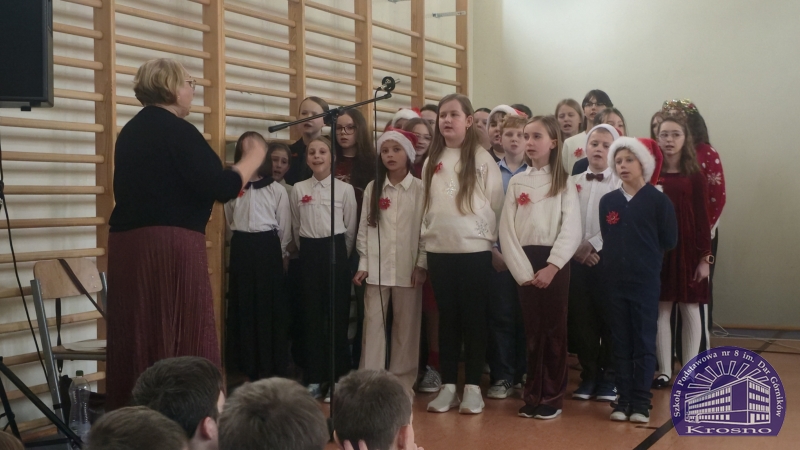 Apel świąteczny klas I-III i IV-VIII