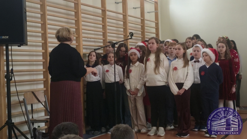 Apel świąteczny klas I-III i IV-VIII