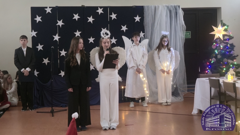 Apel świąteczny klas I-III i IV-VIII