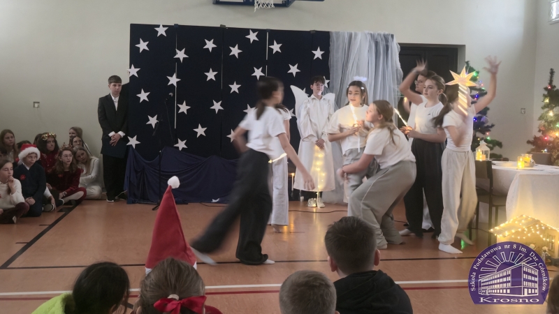 Apel świąteczny klas I-III i IV-VIII