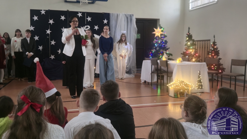 Apel świąteczny klas I-III i IV-VIII