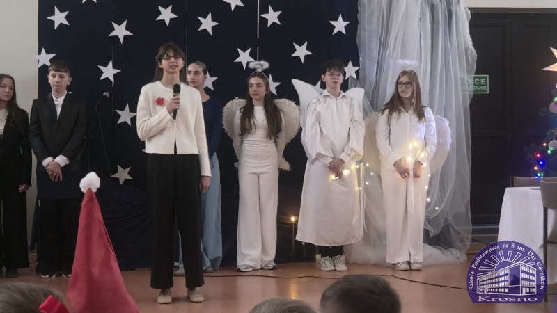 Apel świąteczny klas I-III i IV-VIII