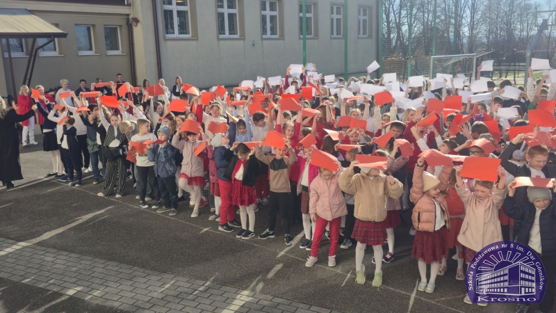 „Szkoła do hymnu”