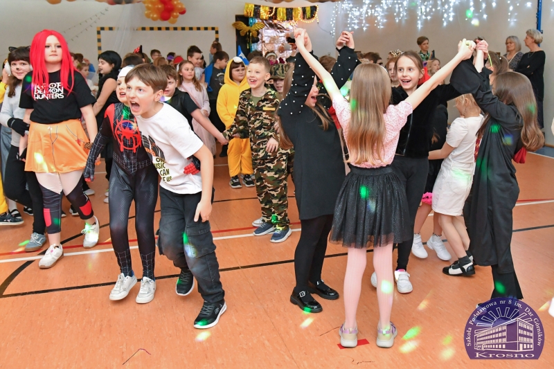 Zabawa karnawałowa w klasach I-III