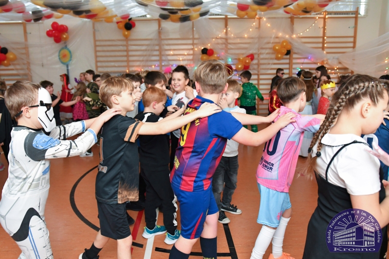 Zabawa karnawałowa w klasach I-III