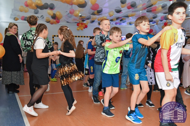 Zabawa karnawałowa w klasach I-III