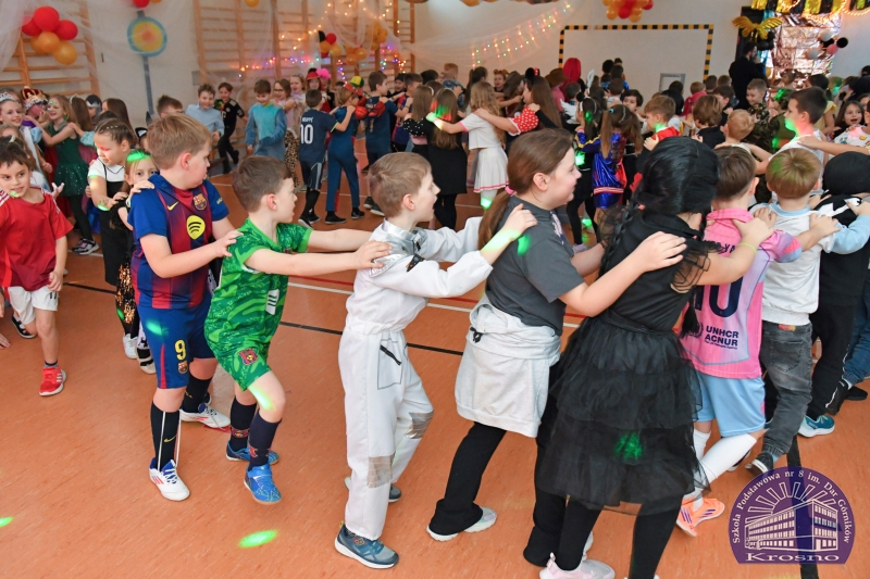 Zabawa karnawałowa w klasach I-III