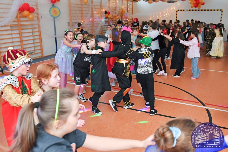 Zabawa karnawałowa w klasach I-III