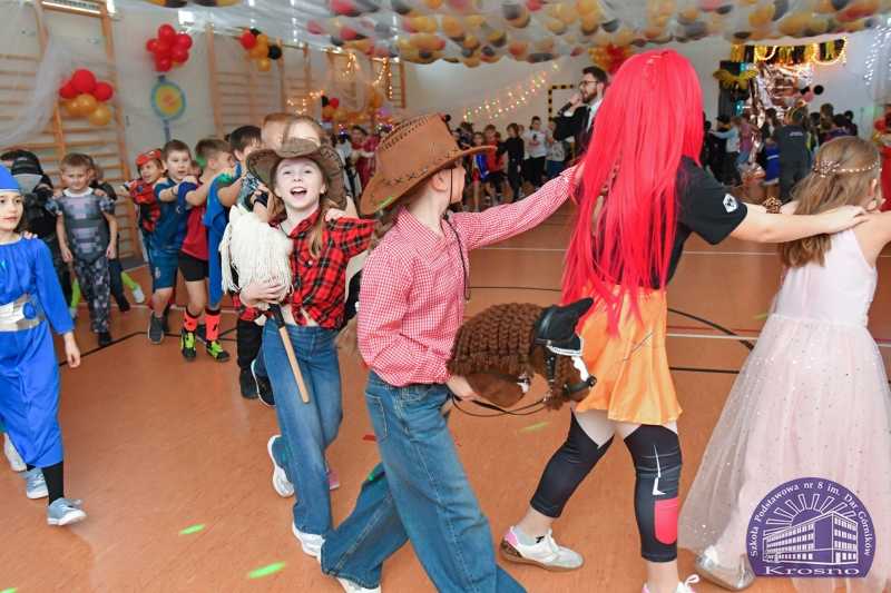 Zabawa karnawałowa w klasach I-III