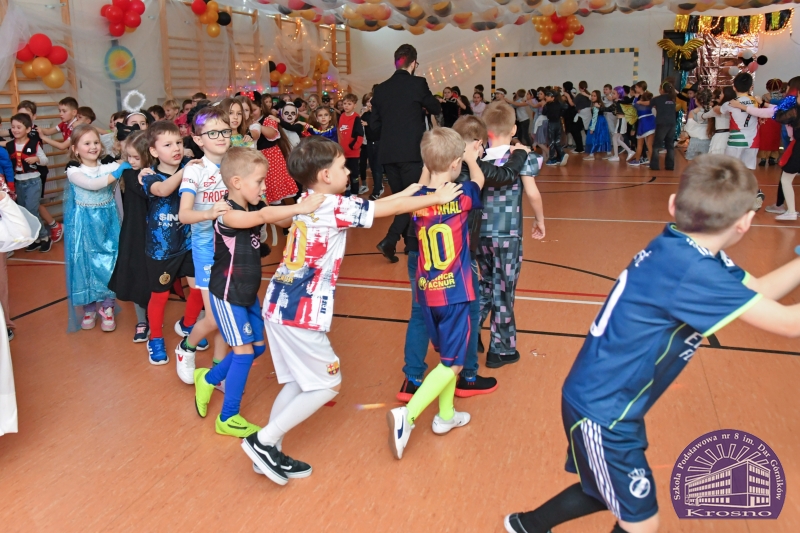 Zabawa karnawałowa w klasach I-III