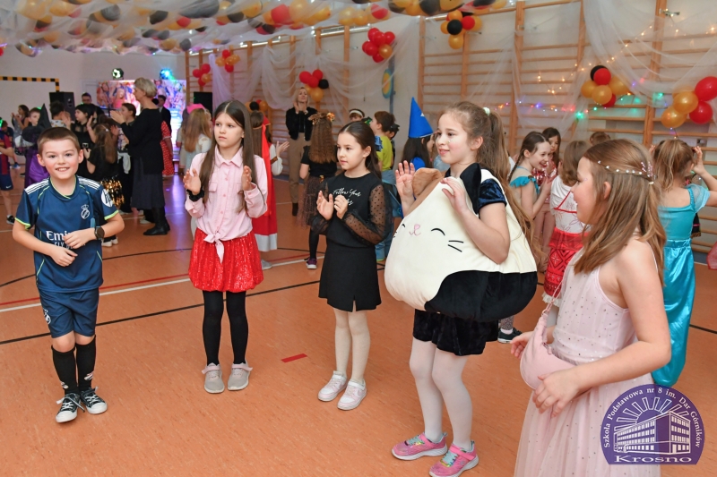 Zabawa karnawałowa w klasach I-III