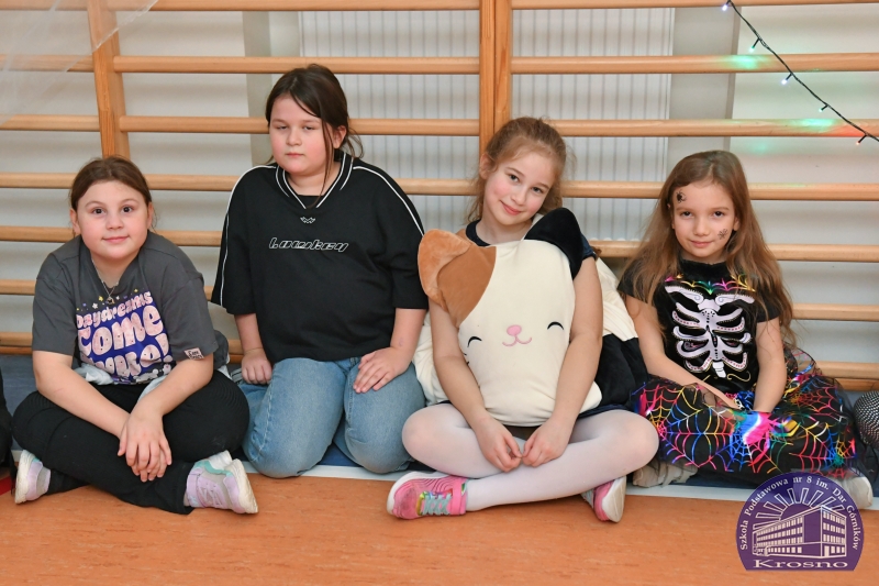 Zabawa karnawałowa w klasach I-III