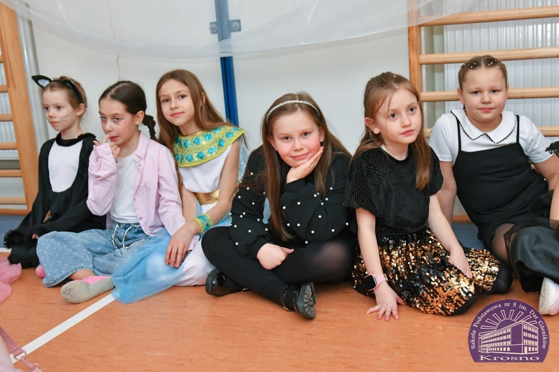Zabawa karnawałowa w klasach I-III