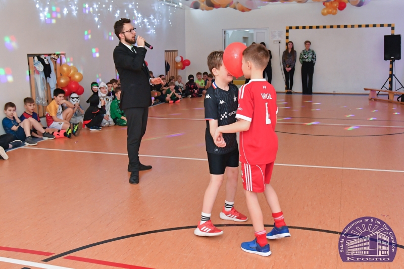 Zabawa karnawałowa w klasach I-III