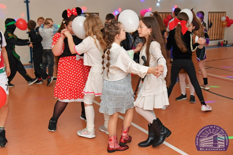 Zabawa karnawałowa w klasach I-III