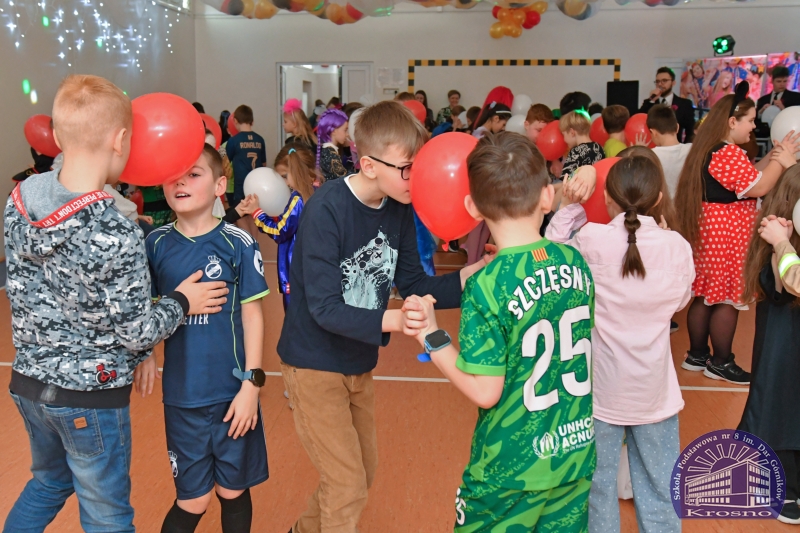 Zabawa karnawałowa w klasach I-III