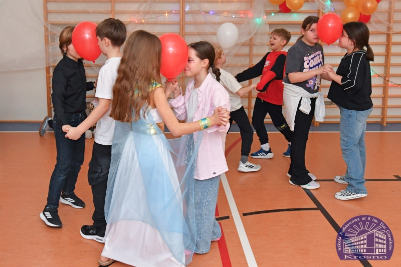 Zabawa karnawałowa w klasach I-III