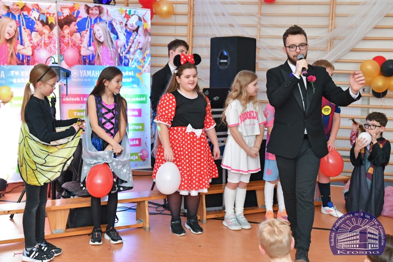 Zabawa karnawałowa w klasach I-III
