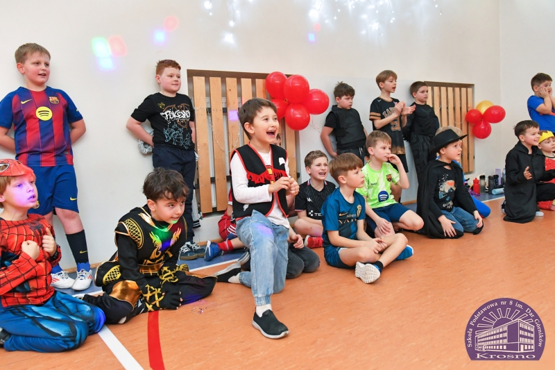 Zabawa karnawałowa w klasach I-III