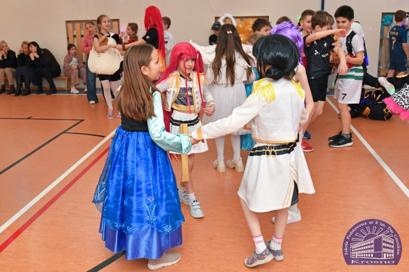 Zabawa karnawałowa w klasach I-III