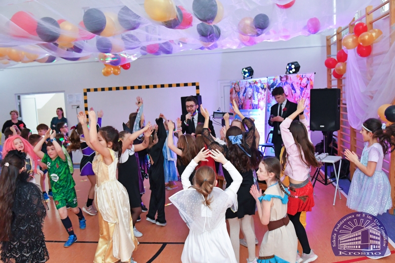 Zabawa karnawałowa w klasach I-III