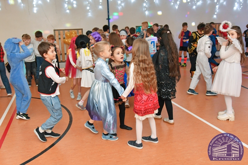 Zabawa karnawałowa w klasach I-III