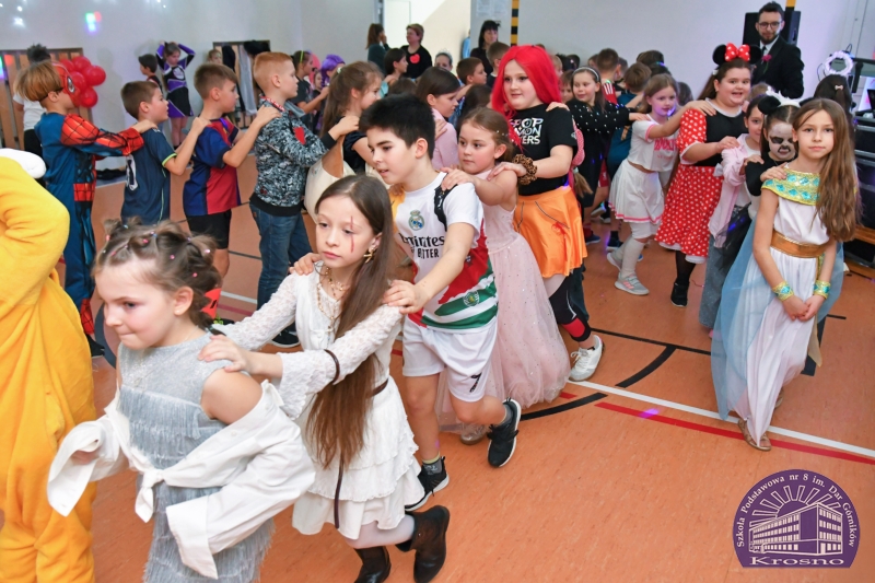 Zabawa karnawałowa w klasach I-III