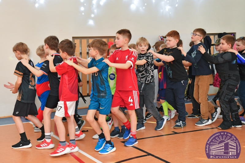 Zabawa karnawałowa w klasach I-III