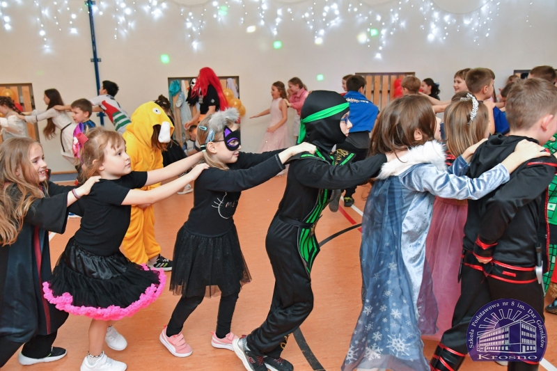 Zabawa karnawałowa w klasach I-III