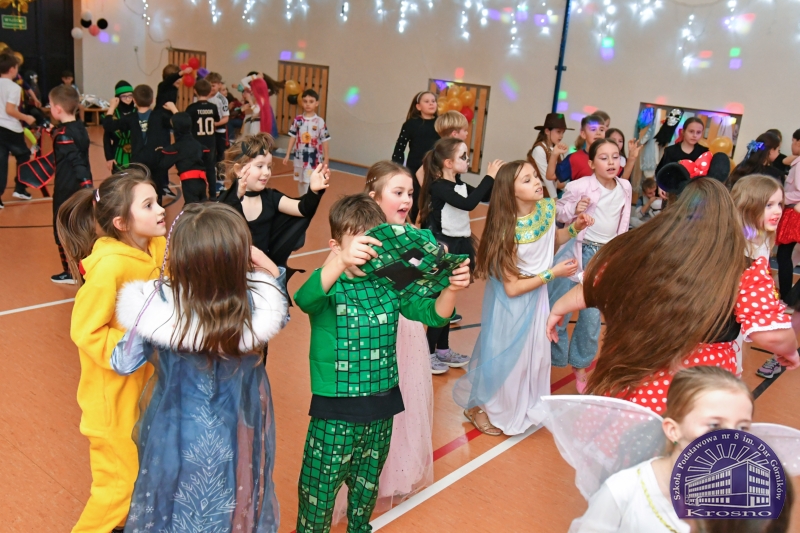 Zabawa karnawałowa w klasach I-III