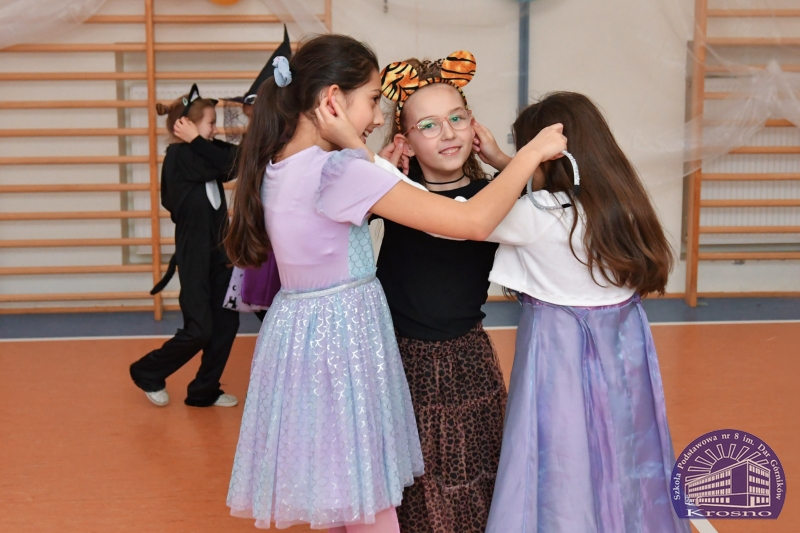 Zabawa karnawałowa w klasach I-III