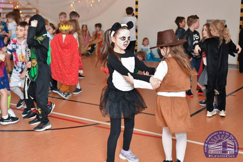 Zabawa karnawałowa w klasach I-III