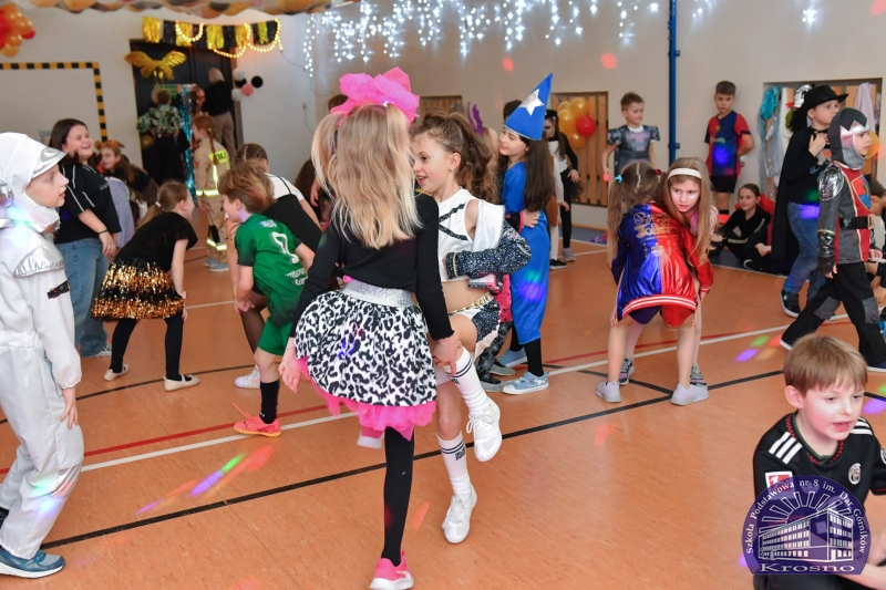 Zabawa karnawałowa w klasach I-III