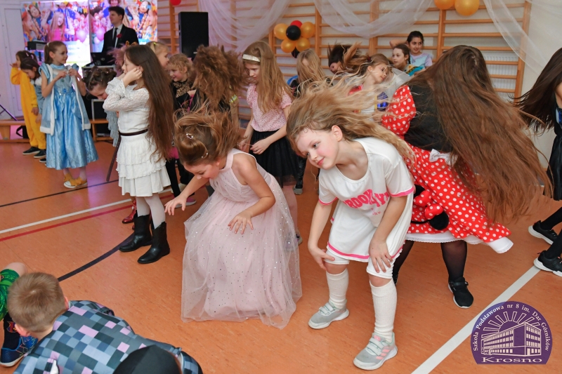 Zabawa karnawałowa w klasach I-III