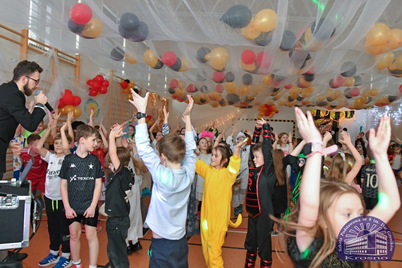 Zabawa karnawałowa w klasach I-III