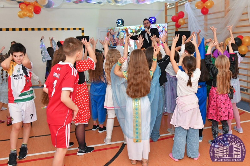 Zabawa karnawałowa w klasach I-III